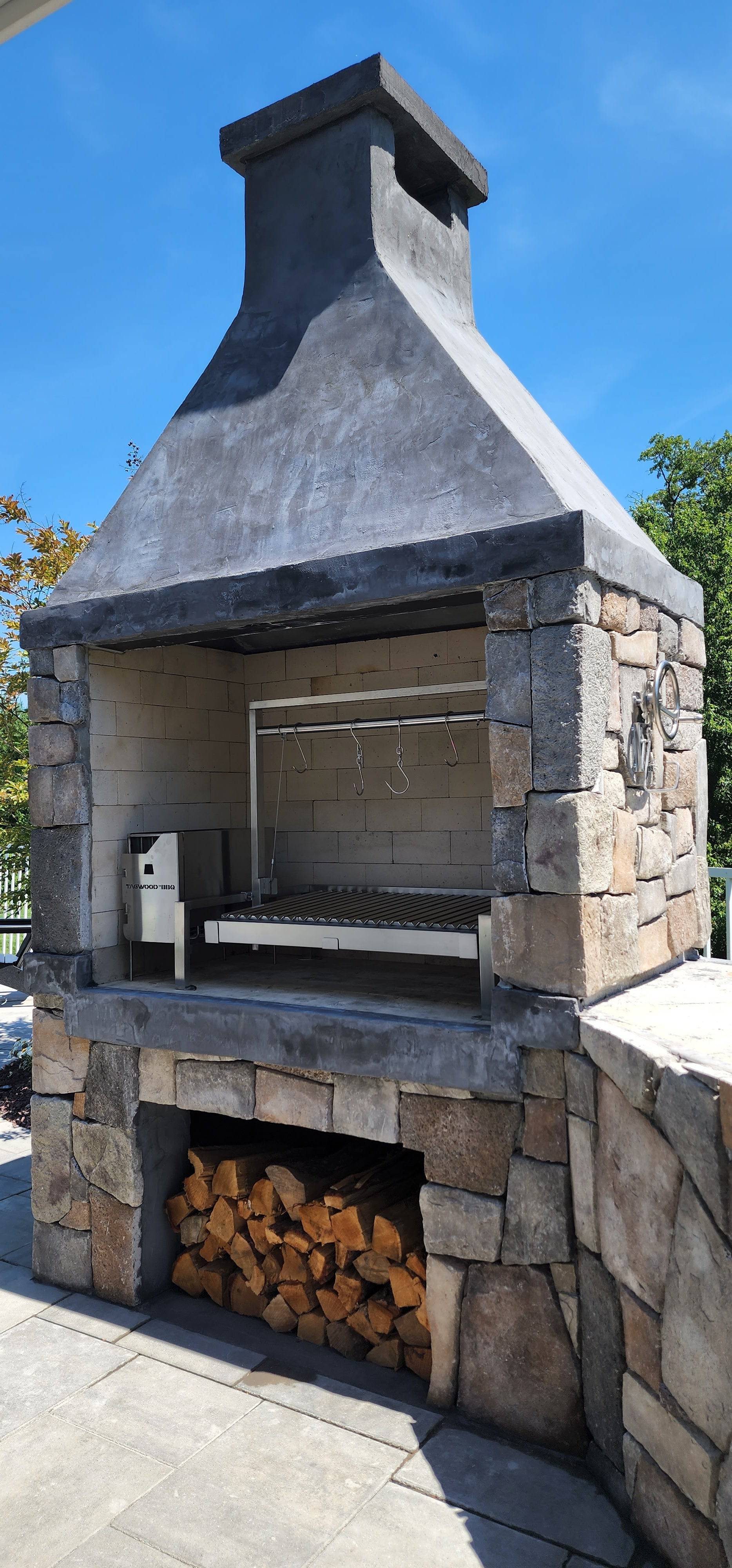 Tagwood BBQ Insert-Style Argentine Santa Maria Wood Fire & Charcoal Gaucho Grill Without Firebricks | BBQ09SS