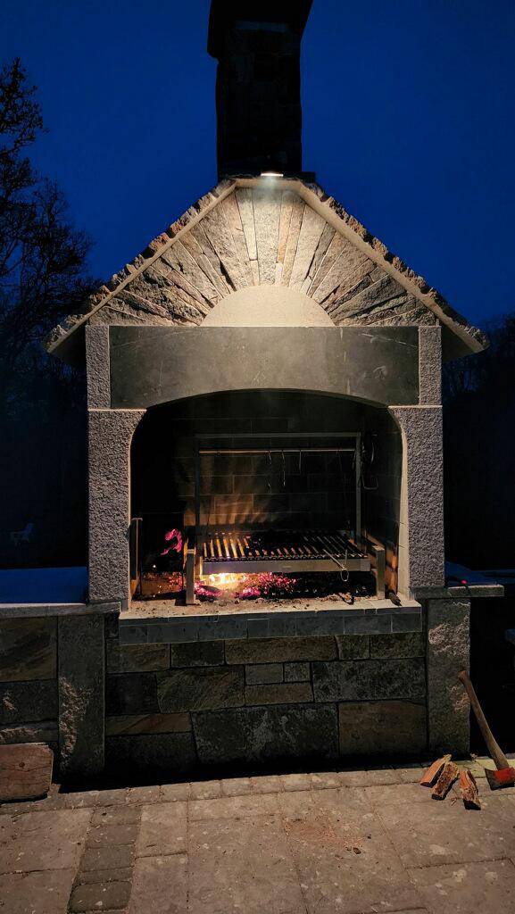 Tagwood BBQ Insert-Style Argentine Santa Maria Wood Fire & Charcoal Gaucho Grill Without Firebricks | BBQ09SS