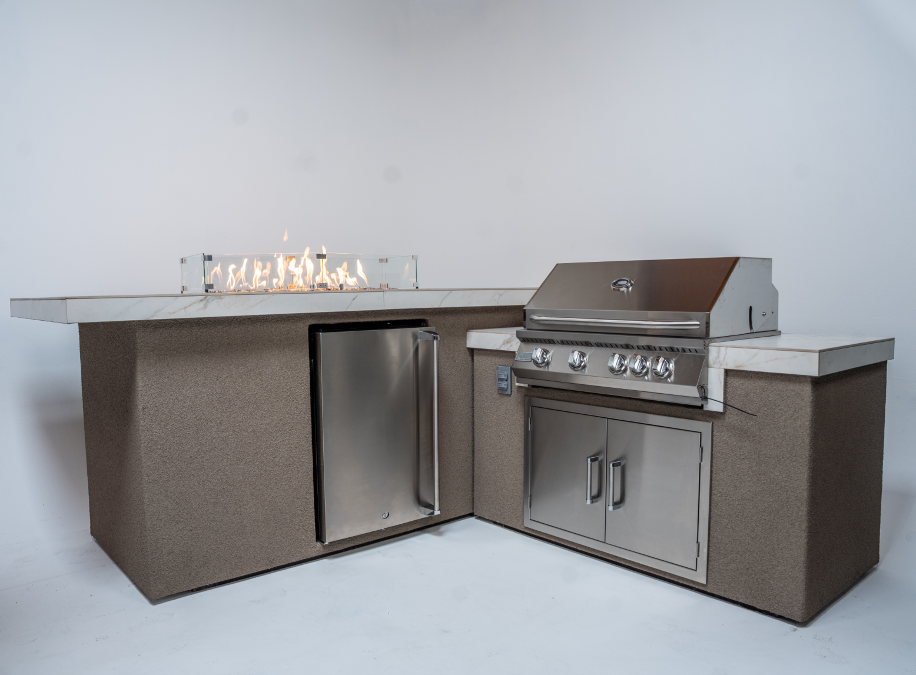 KoKoMo Grills L-Shaped BBQ Island with Firepit, 4-Burner BBQ & Outdoor Rated Refrigerator