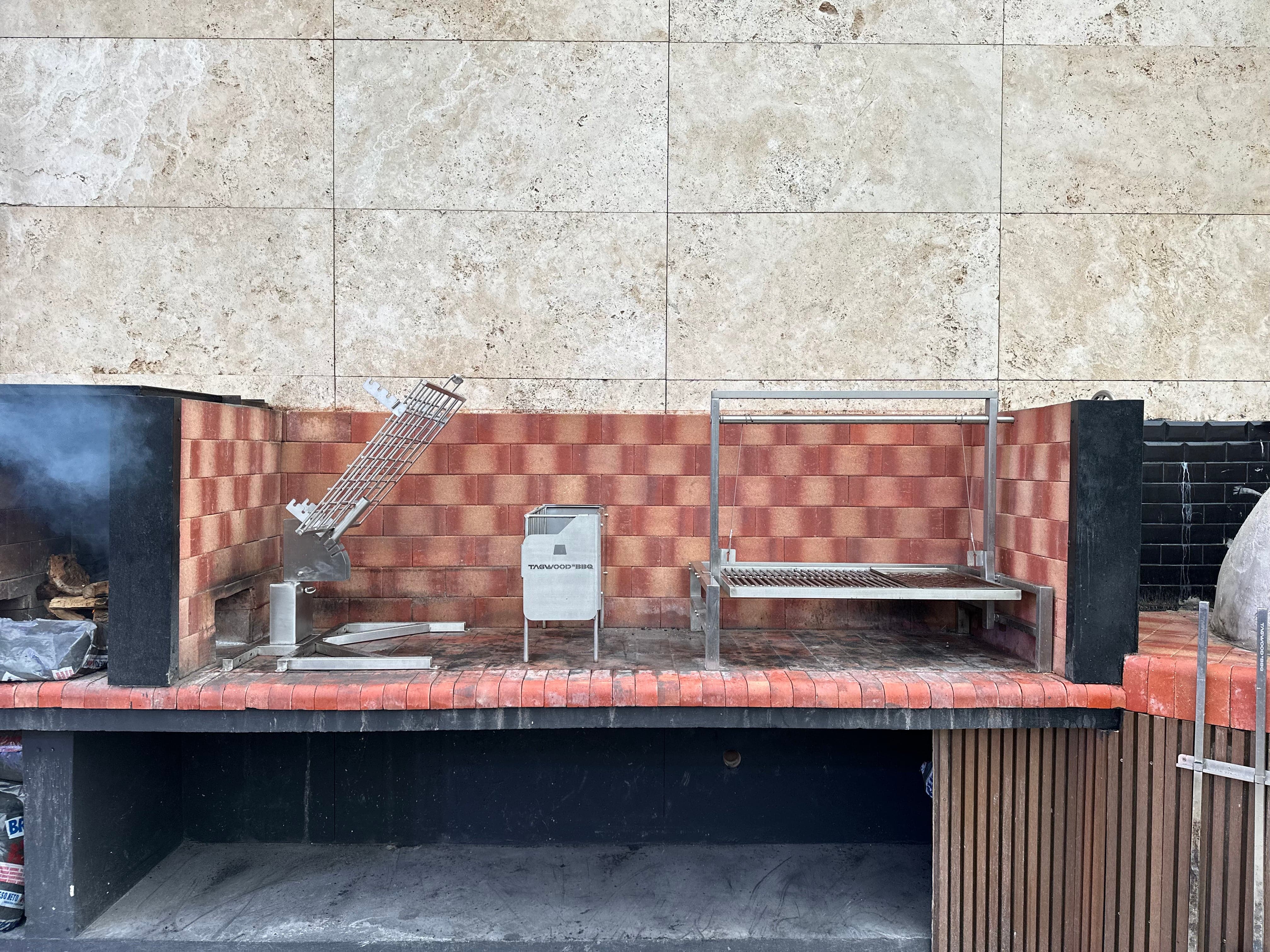 Tagwood BBQ Insert-Style Argentine Santa Maria Wood Fire & Charcoal Gaucho Grill Without Firebricks | BBQ09SS