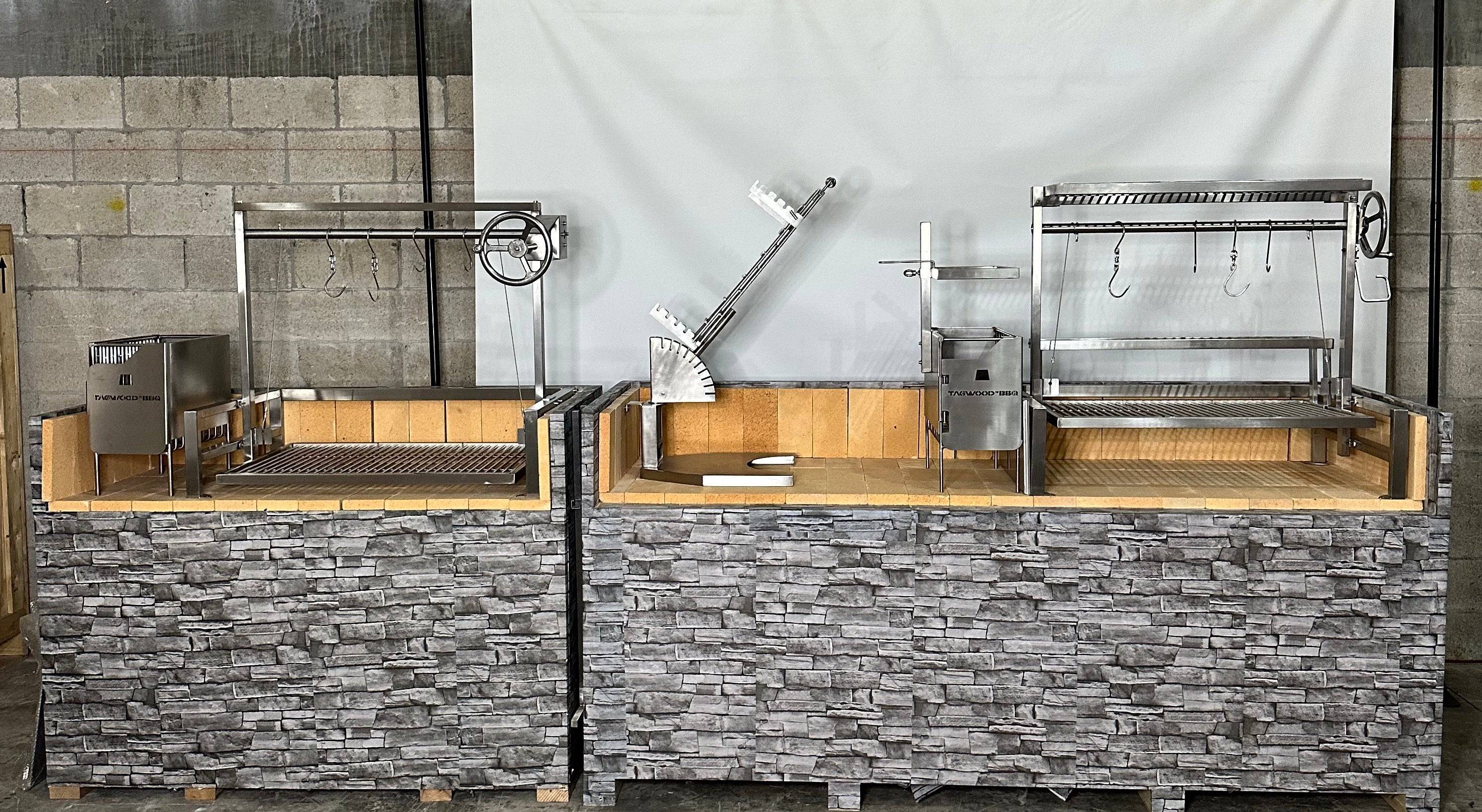 Tagwood BBQ Insert-Style Argentine Santa Maria Wood Fire & Charcoal Gaucho Grill Without Firebricks | BBQ09SS